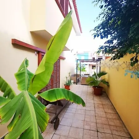 Amplia Casa 5 En Cruz Con Zona Trabajar Санта-Крус-де-Тенерифе