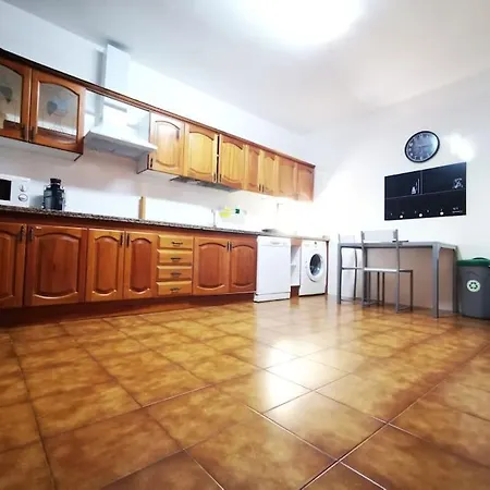 Amplia Casa 5 En Cruz Con Zona Trabajar